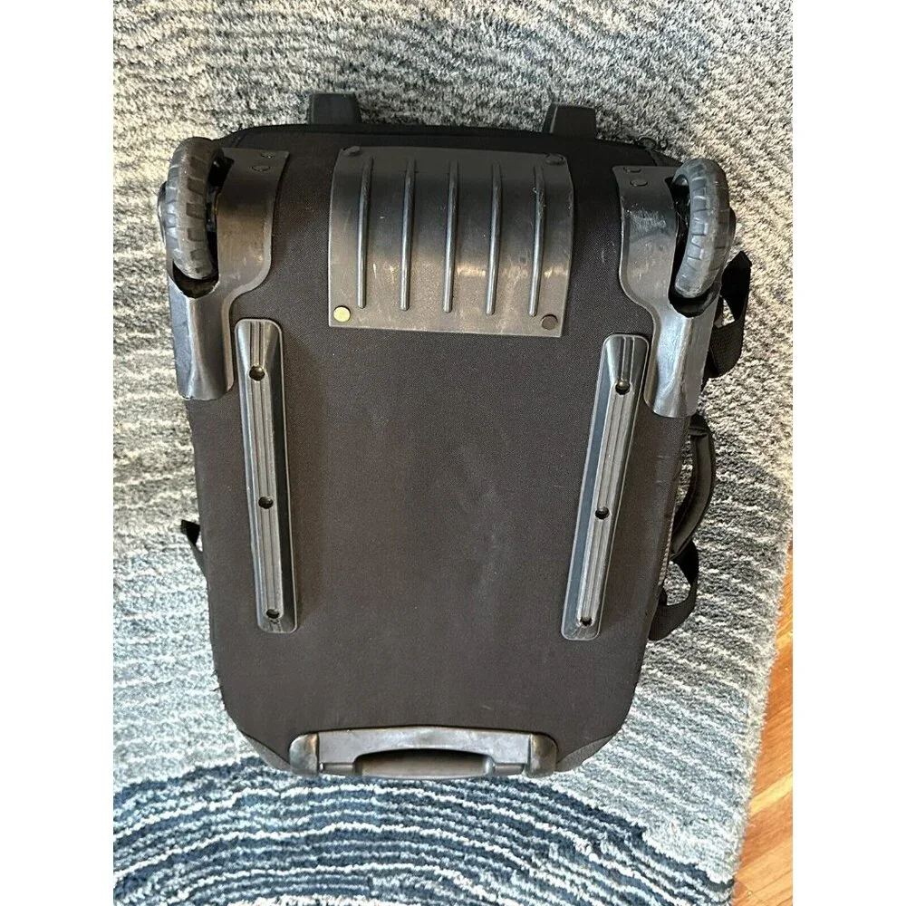 Oakley Pink Carry On Roller Travel Bag Luggage Suitcase